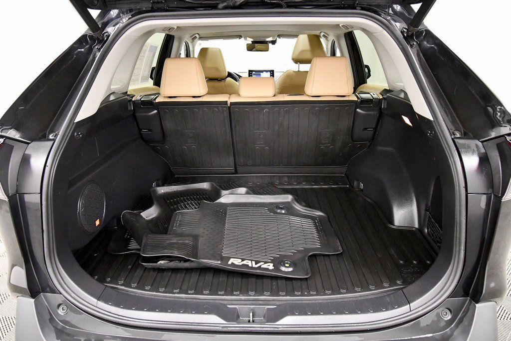 Used 2019 Toyota RAV4 Limited image 7