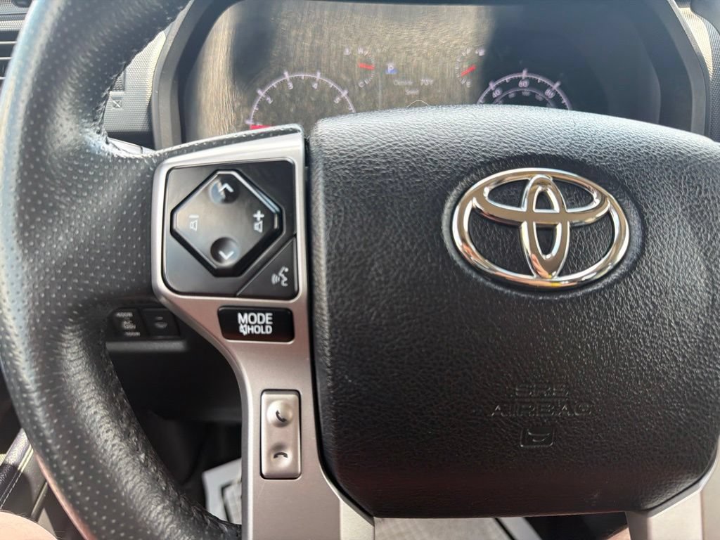 Used 2022 Toyota 4Runner SR5 AWD/4WD image 28