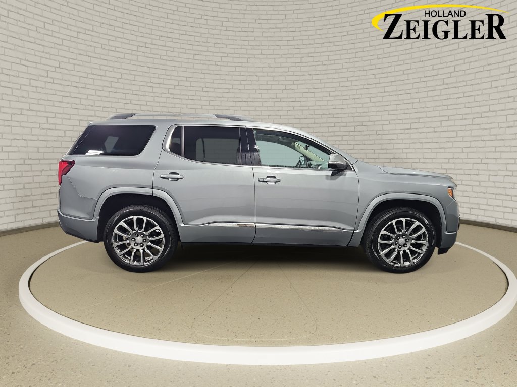 Used 2023 GMC Acadia Denali w/ Denali Ultimate Package AWD/4WD image 4