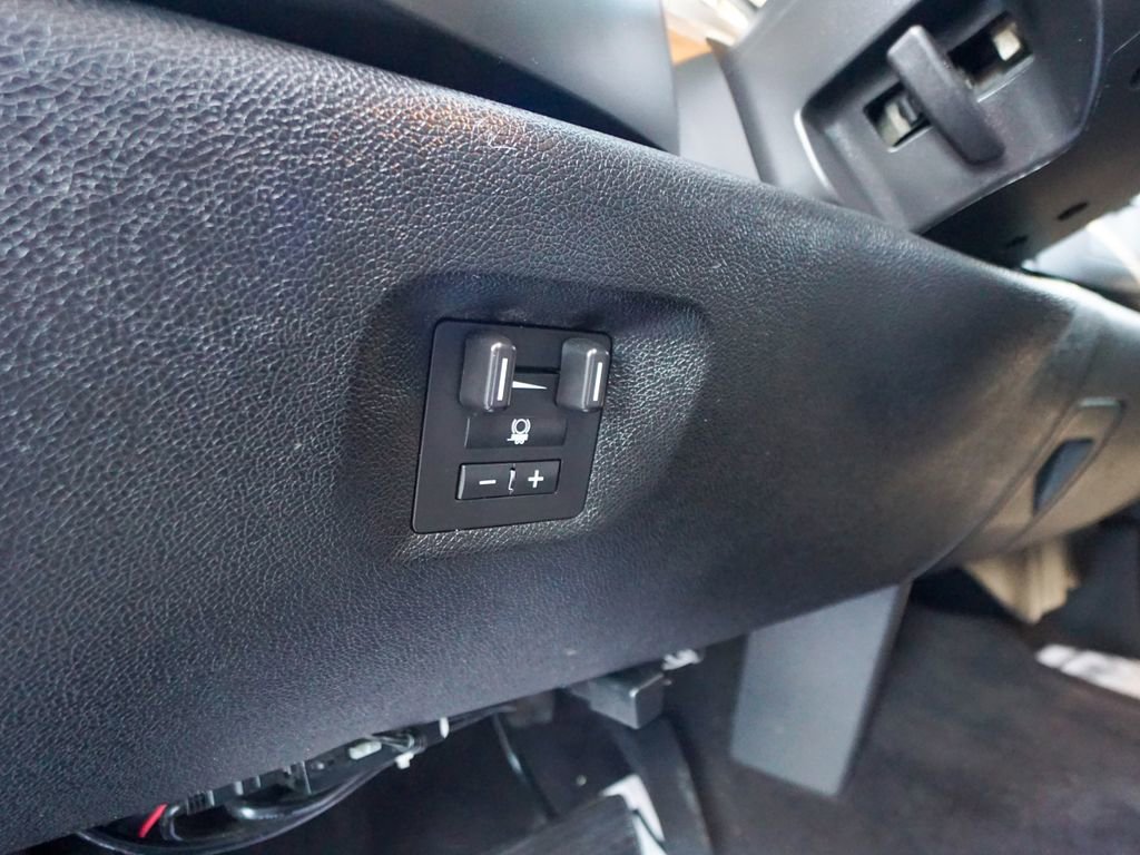 Used 2011 GMC Sierra 3500 SLE w/ SLE Preferred Package image 17