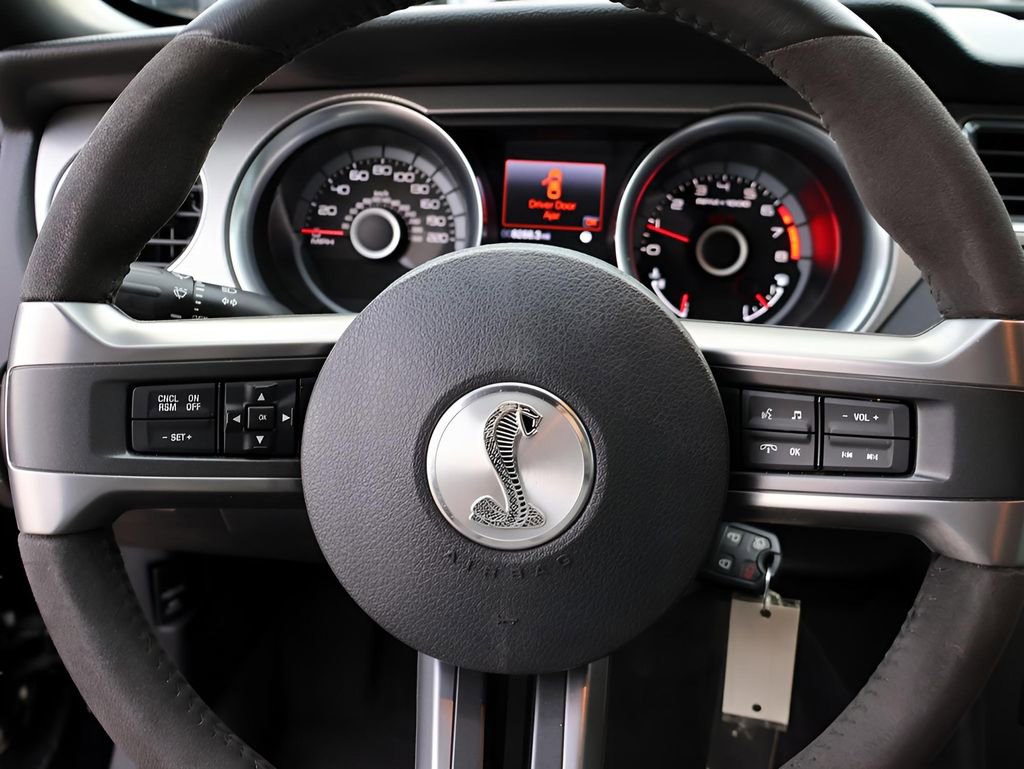 Used 2013 Ford Mustang Shelby GT500 image 30