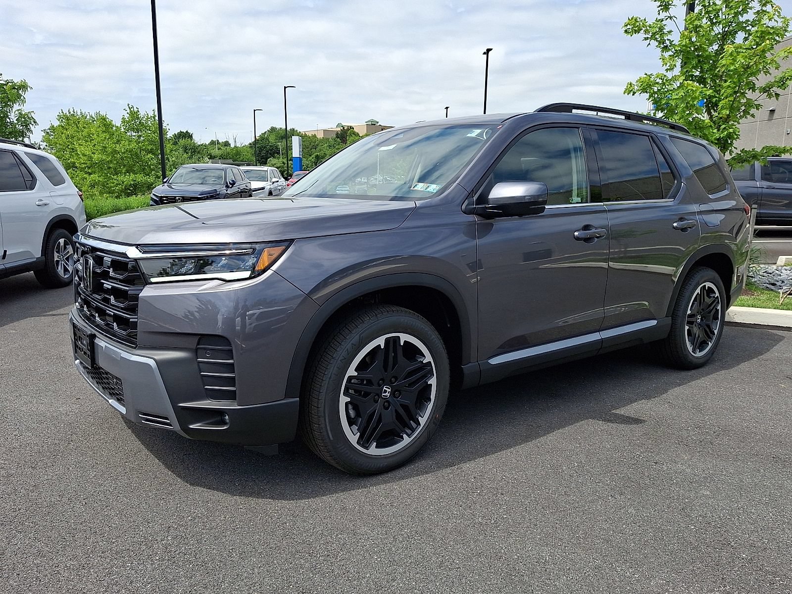 New 2026 Honda Pilot Touring image 2