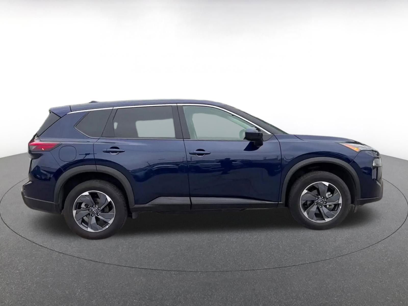 Used 2025 Nissan Rogue SV FWD image 16