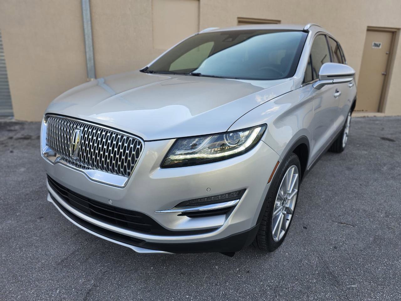 Used 2019 Lincoln MKC Reserve w/ MKC Technology Package FWD image 8