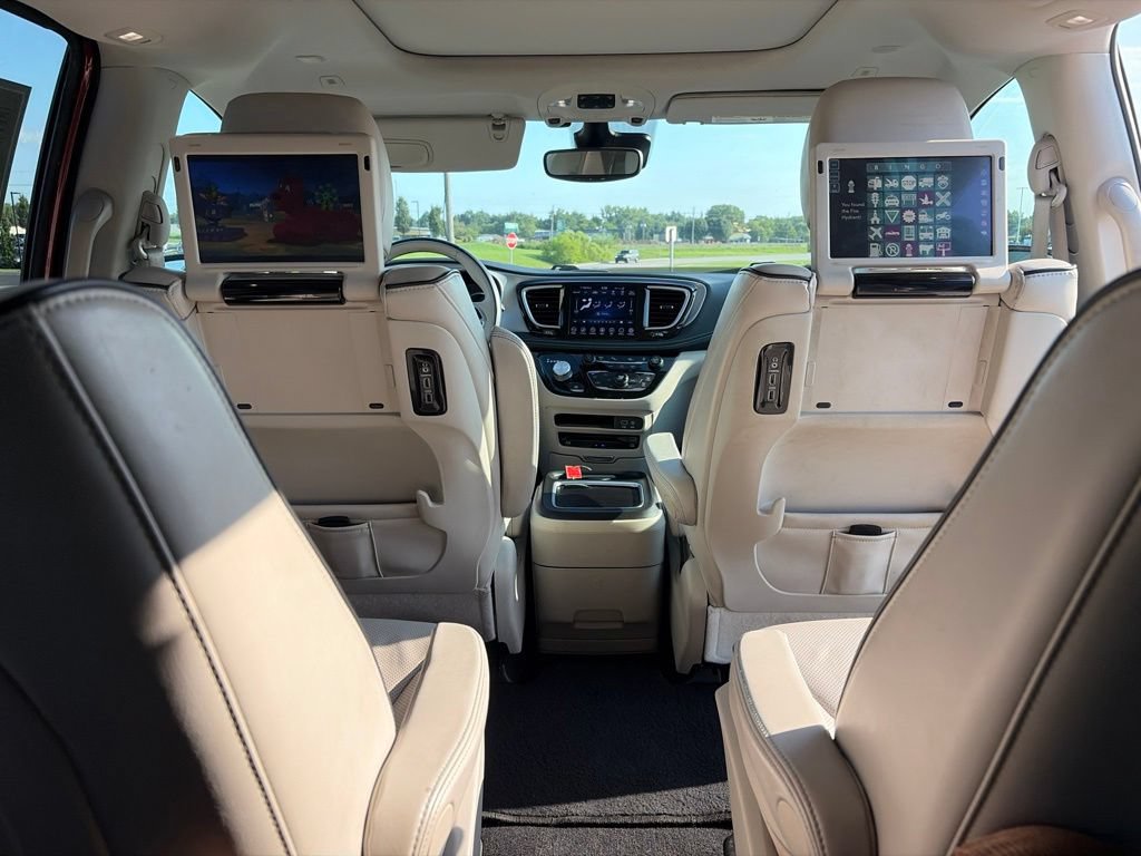 Used 2018 Chrysler Pacifica Limited w/ Advanced Safetytec Group FWD image 41