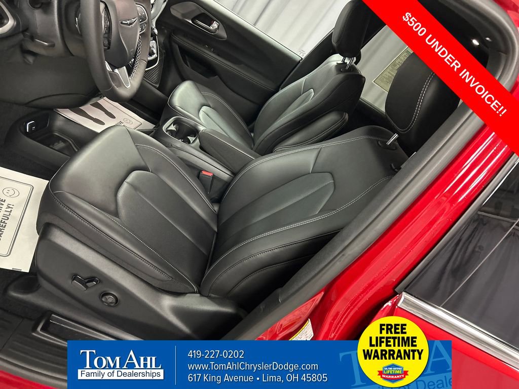 New 2026 Chrysler Voyager LX image 10