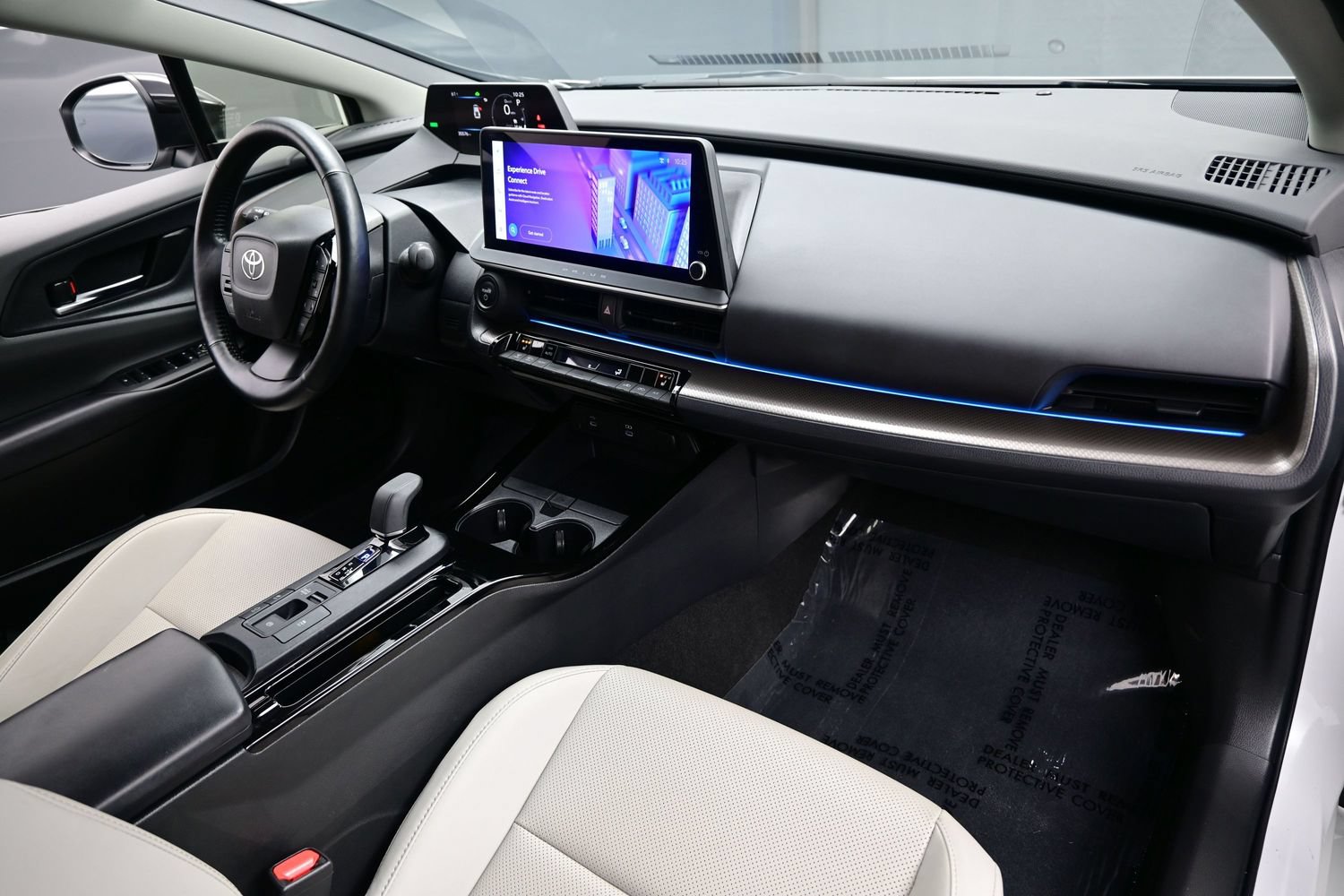 Used 2024 Toyota Prius XLE AWD/4WD image 15