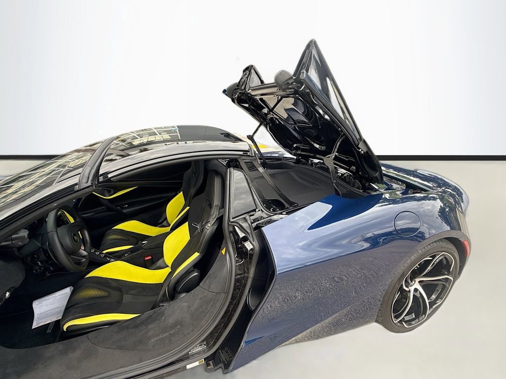 Used 2025 McLaren 750S Spider image 39