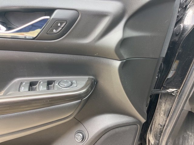 Used 2019 GMC Acadia SLT w/ Black Edition image 13