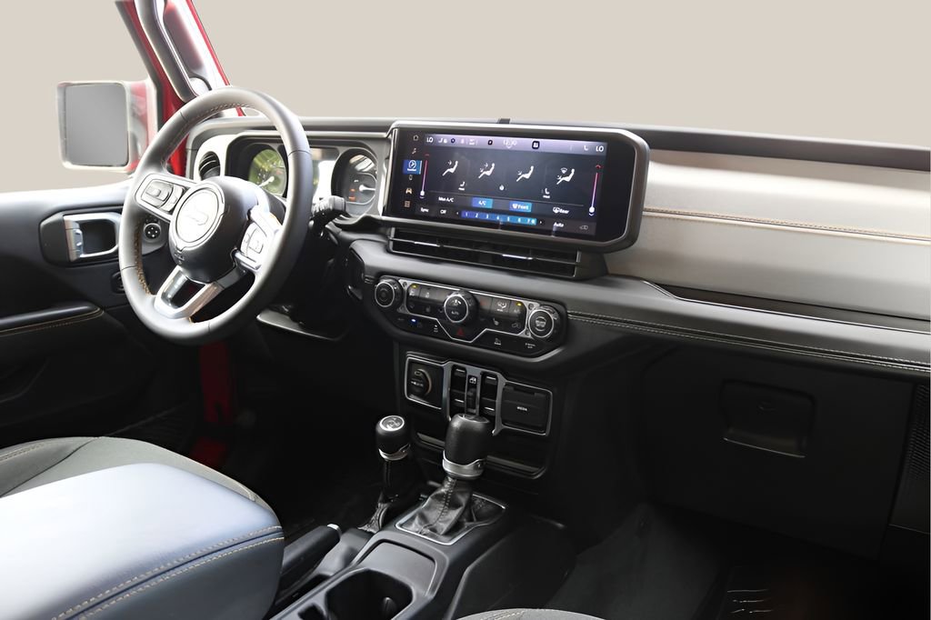 Used 2024 Jeep Wrangler Unlimited Sahara AWD/4WD image 19