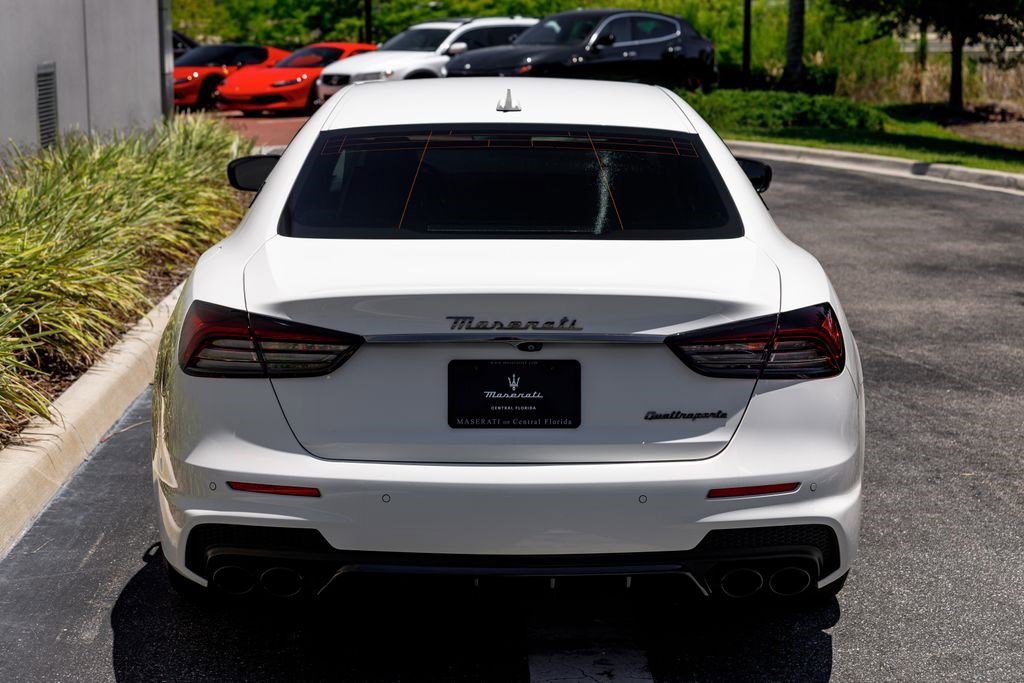 Used 2022 Maserati Quattroporte Modena RWD image 4