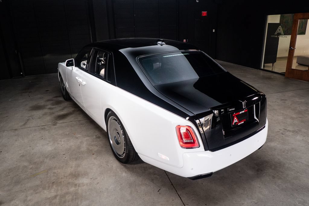 Used 2019 Rolls-Royce Phantom Sedan RWD image 26