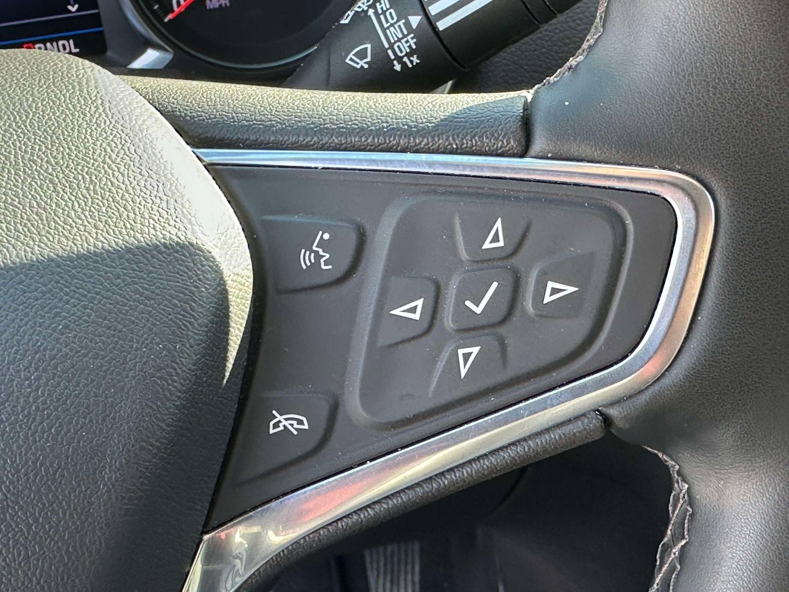 Used 2023 Chevrolet Equinox LT image 19