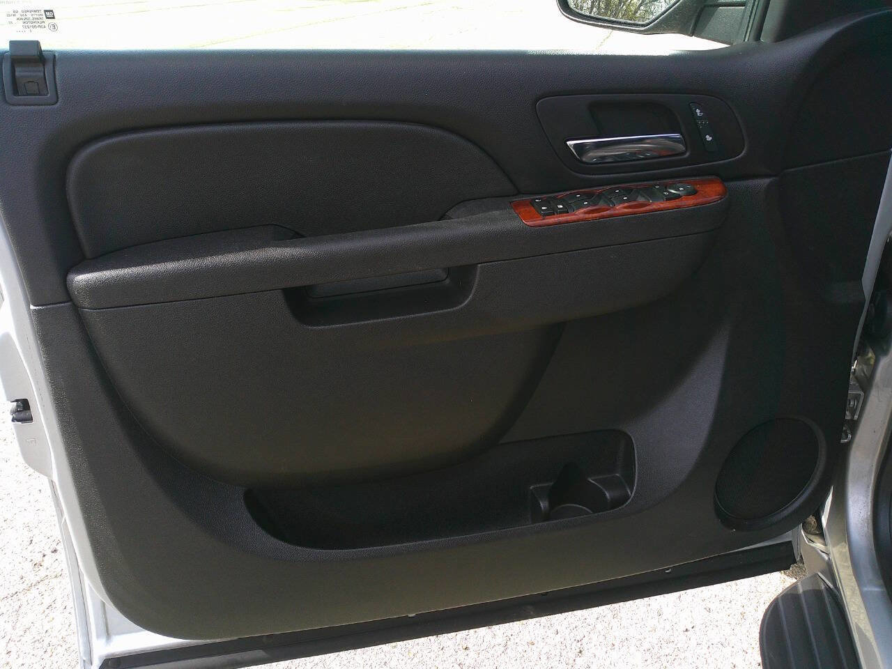 Used 2013 Chevrolet Suburban LT image 9