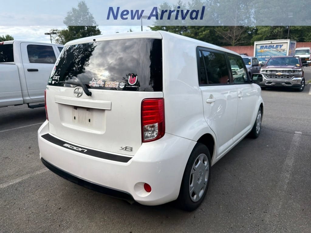 Used 2013 Scion xB FWD image 7