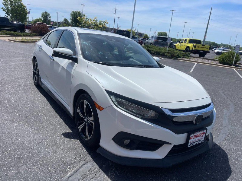 Used 2017 Honda Civic Touring image 2