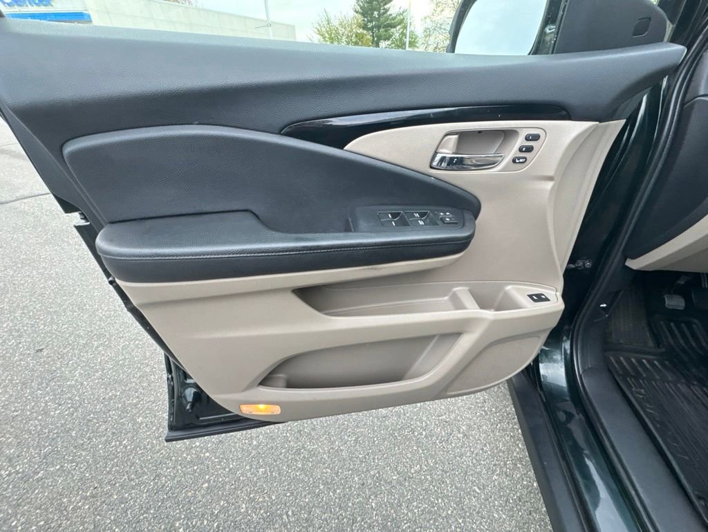 Used 2019 Honda Pilot Touring image 29