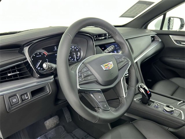 Used 2025 Cadillac XT5 Luxury image 35