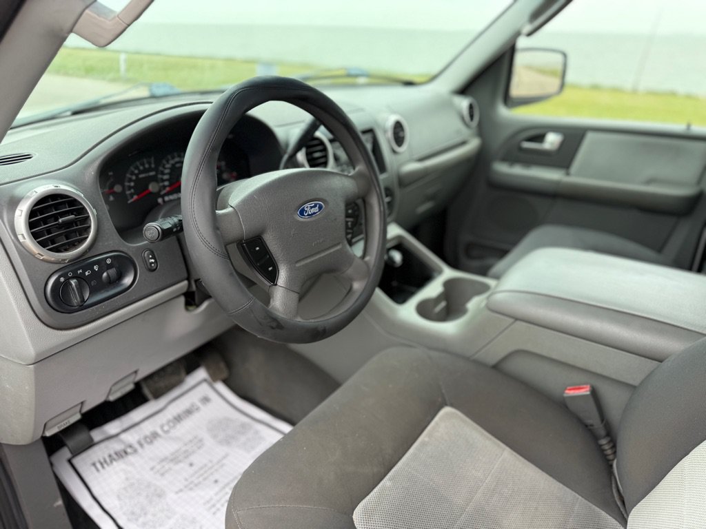 Used 2004 Ford Expedition XLT RWD image 9
