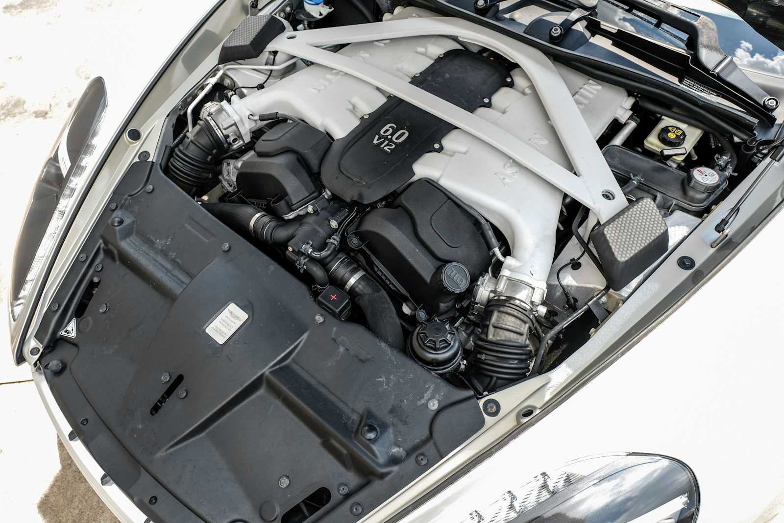 Used 2016 Aston Martin Vanquish Volante RWD image 46