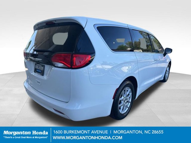 Used 2023 Chrysler Voyager LX FWD image 8
