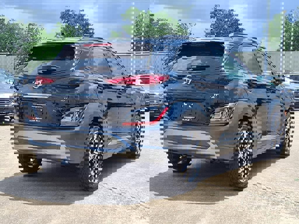 Used 2022 Hyundai Kona Limited w/ Winter Weather Package image 7