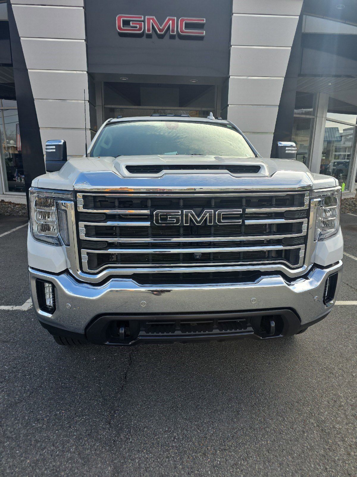 Used 2022 GMC Sierra 2500 SLT w/ SLT Premium Package AWD/4WD image 2