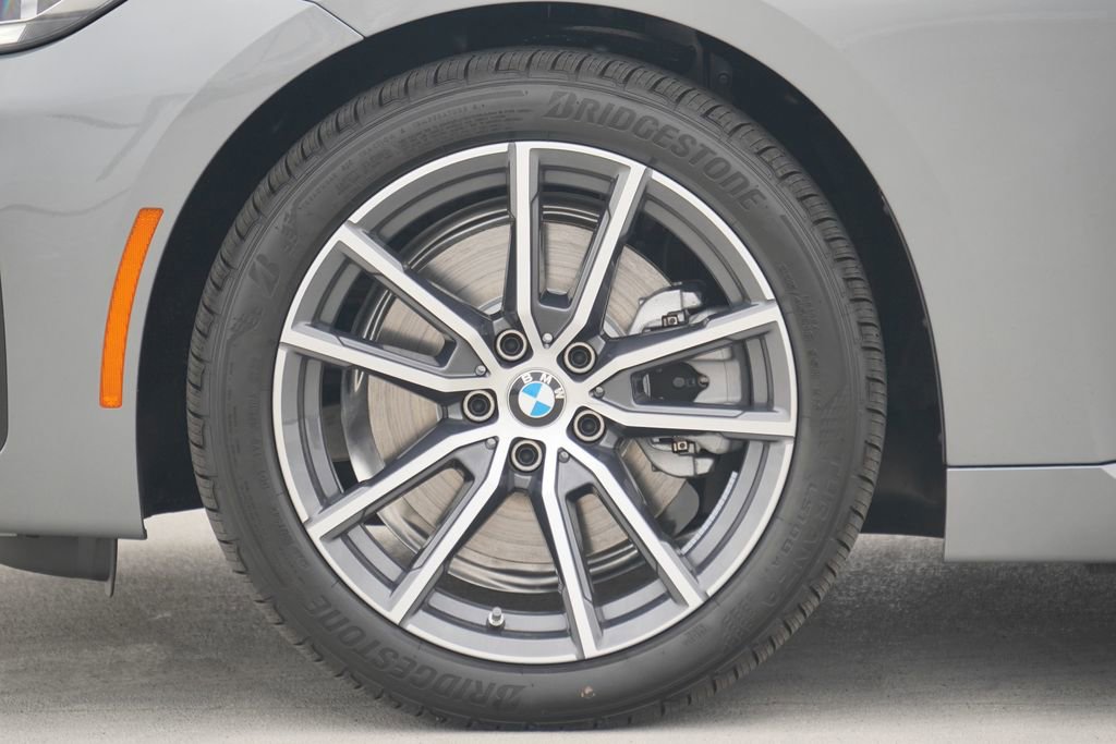 Used 2025 BMW 230i Coupe w/ Convenience Package RWD image 5
