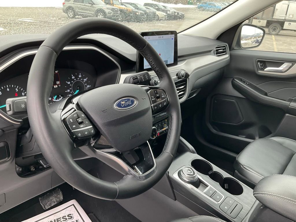 Used 2022 Ford Escape SEL image 16