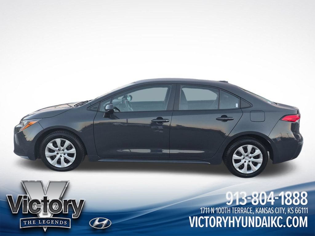 Used 2024 Toyota Corolla LE FWD image 2