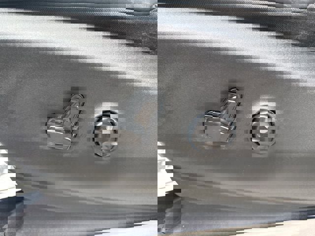 Used 2023 Chrysler Pacifica Touring-L image 18