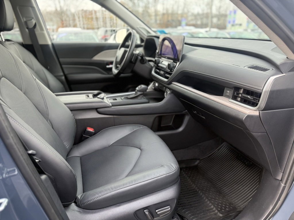Used 2024 Toyota Grand Highlander Platinum image 21