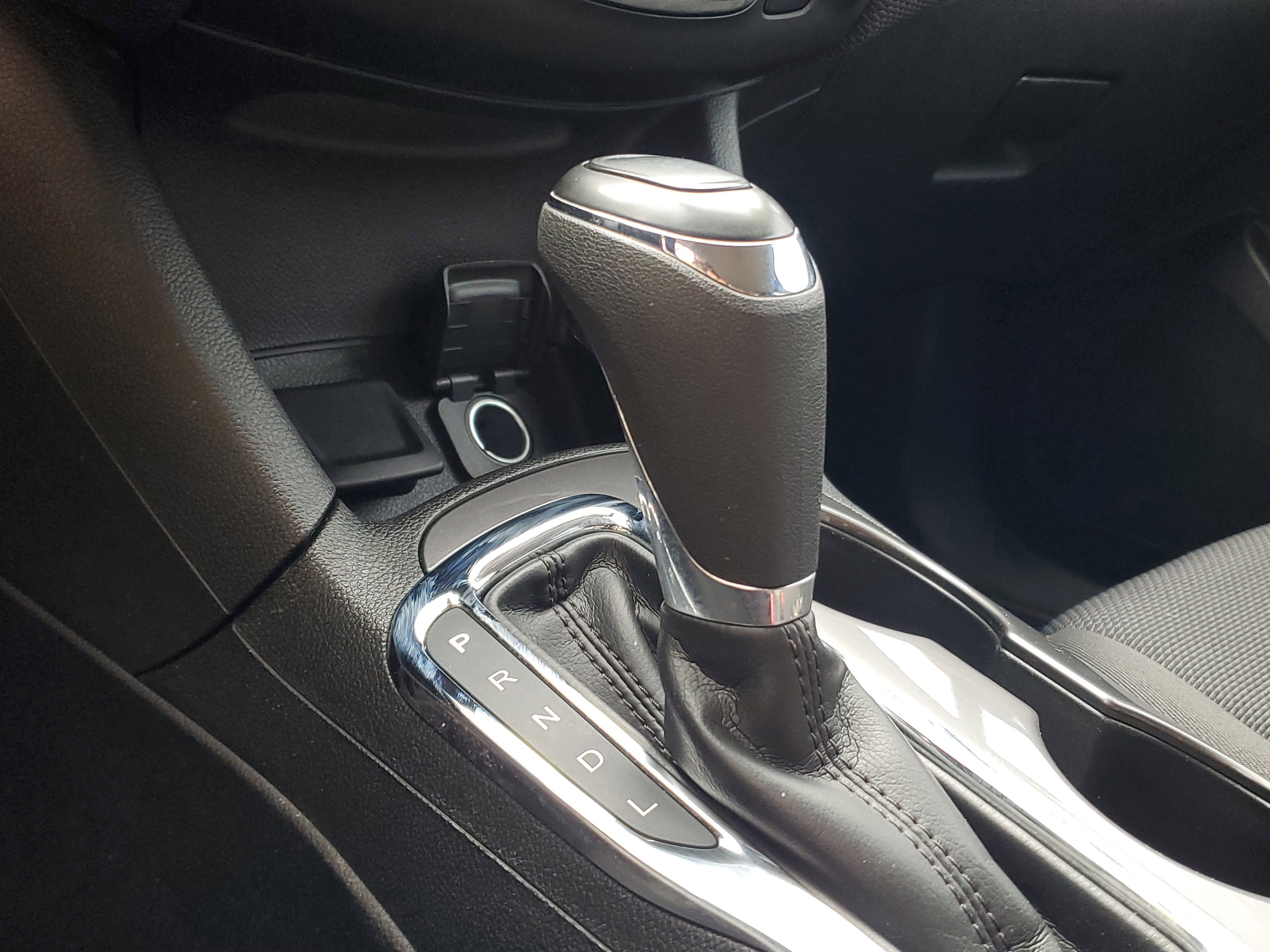 Used 2017 Chevrolet Cruze LT w/ Convenience Package image 9