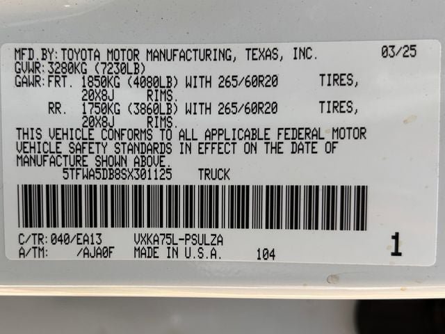 Used 2025 Toyota Tundra Limited AWD/4WD image 33