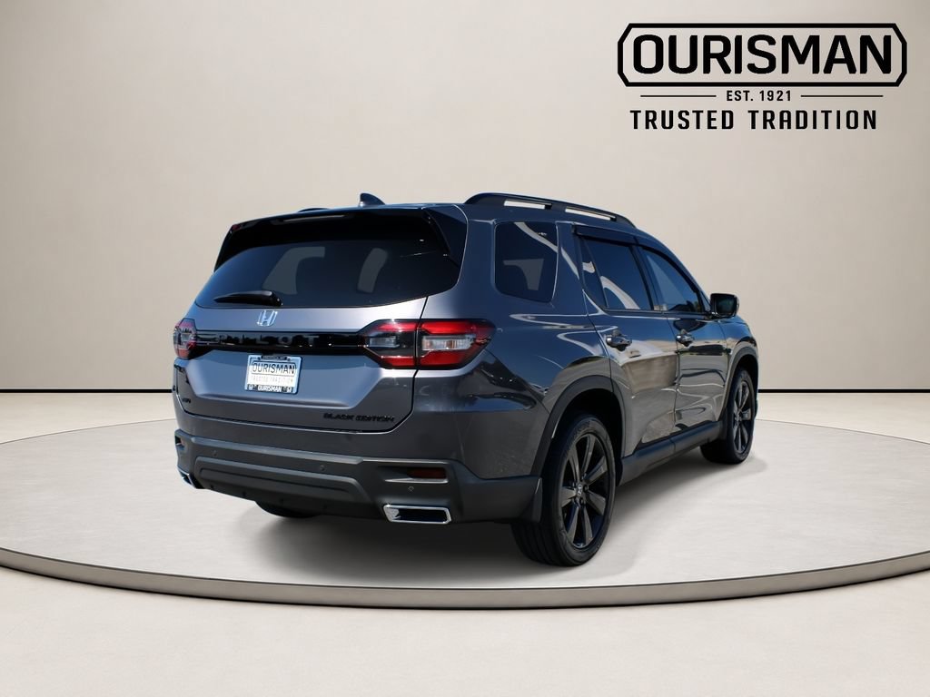 Certified 2025 Honda Pilot Black Edition image 9