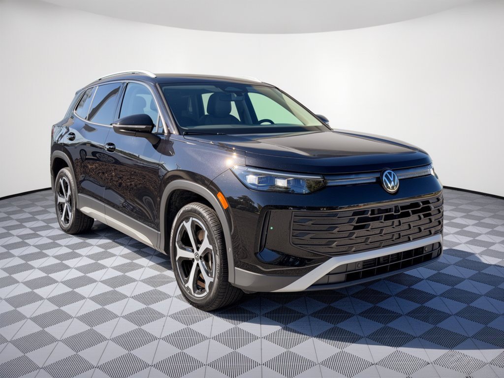 Used 2026 Volkswagen Tiguan SE AWD/4WD image 7