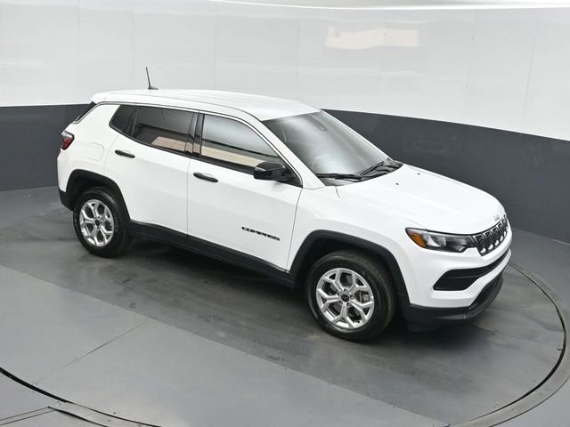 Used 2025 Jeep Compass Sport image 28