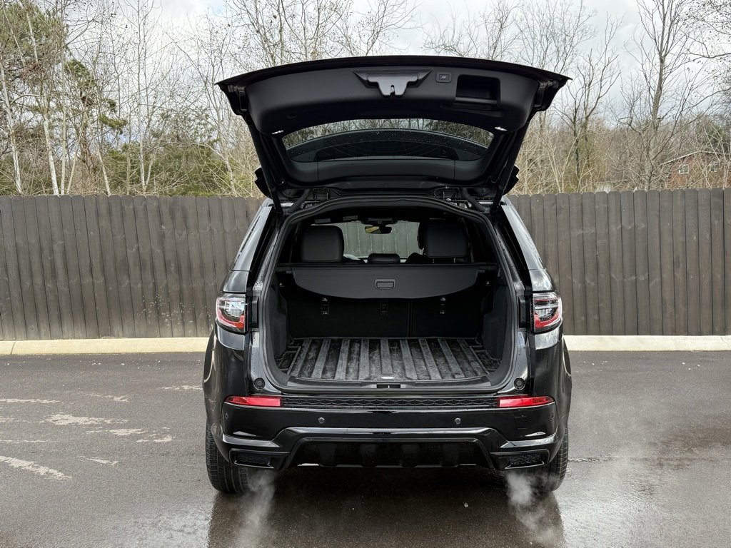 Certified 2025 Land Rover Discovery Sport Dynamic SE image 5