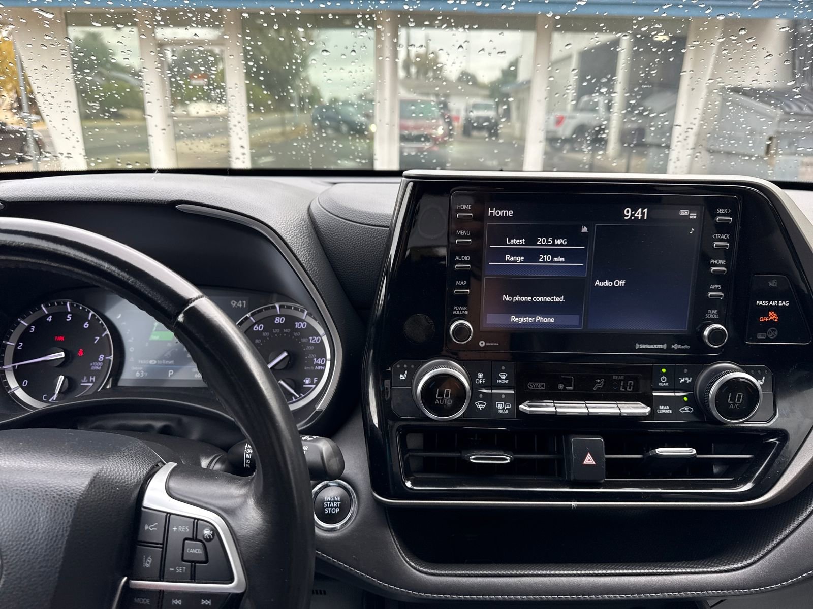 Used 2022 Toyota Highlander XLE image 17