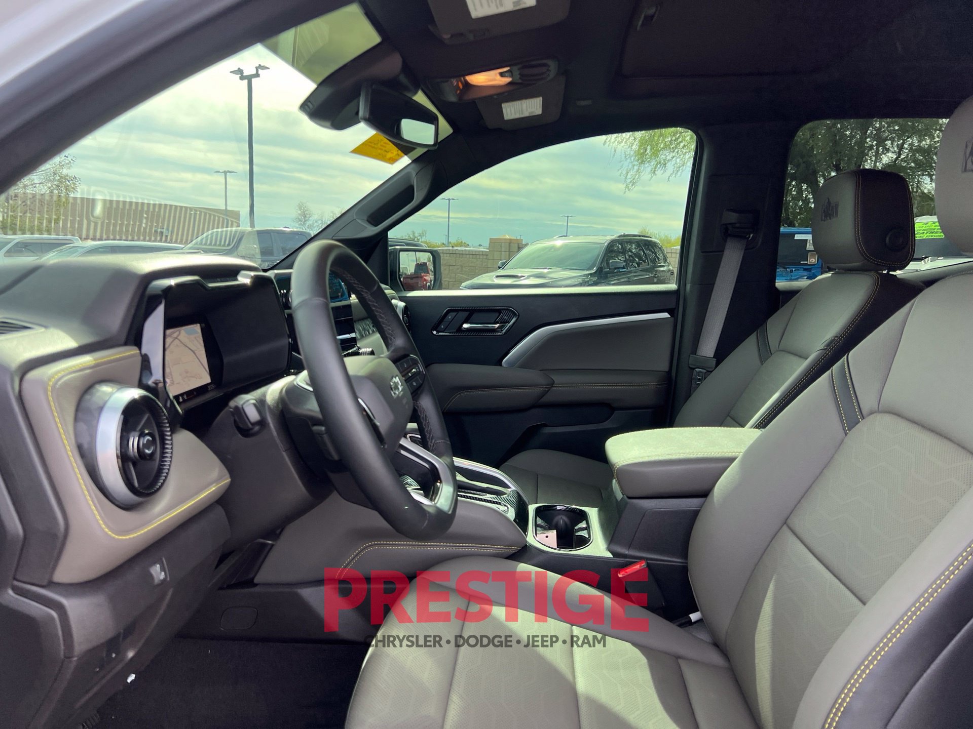 Used 2025 Chevrolet Colorado ZR2 w/ ZR2 Bison Edition AWD/4WD image 30