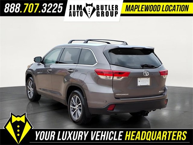 Used 2019 Toyota Highlander XLE image 2