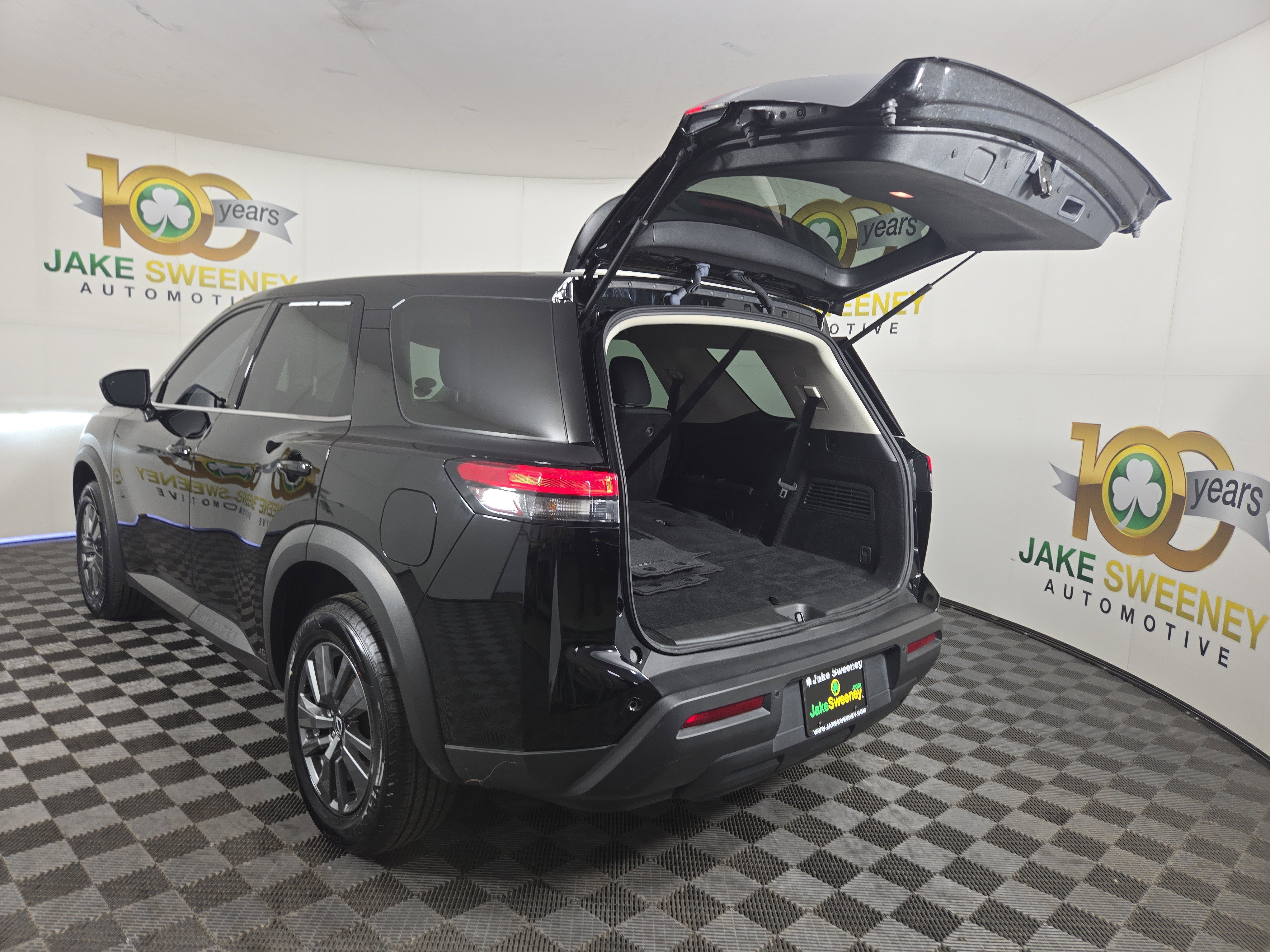 Used 2024 Nissan Pathfinder S image 30