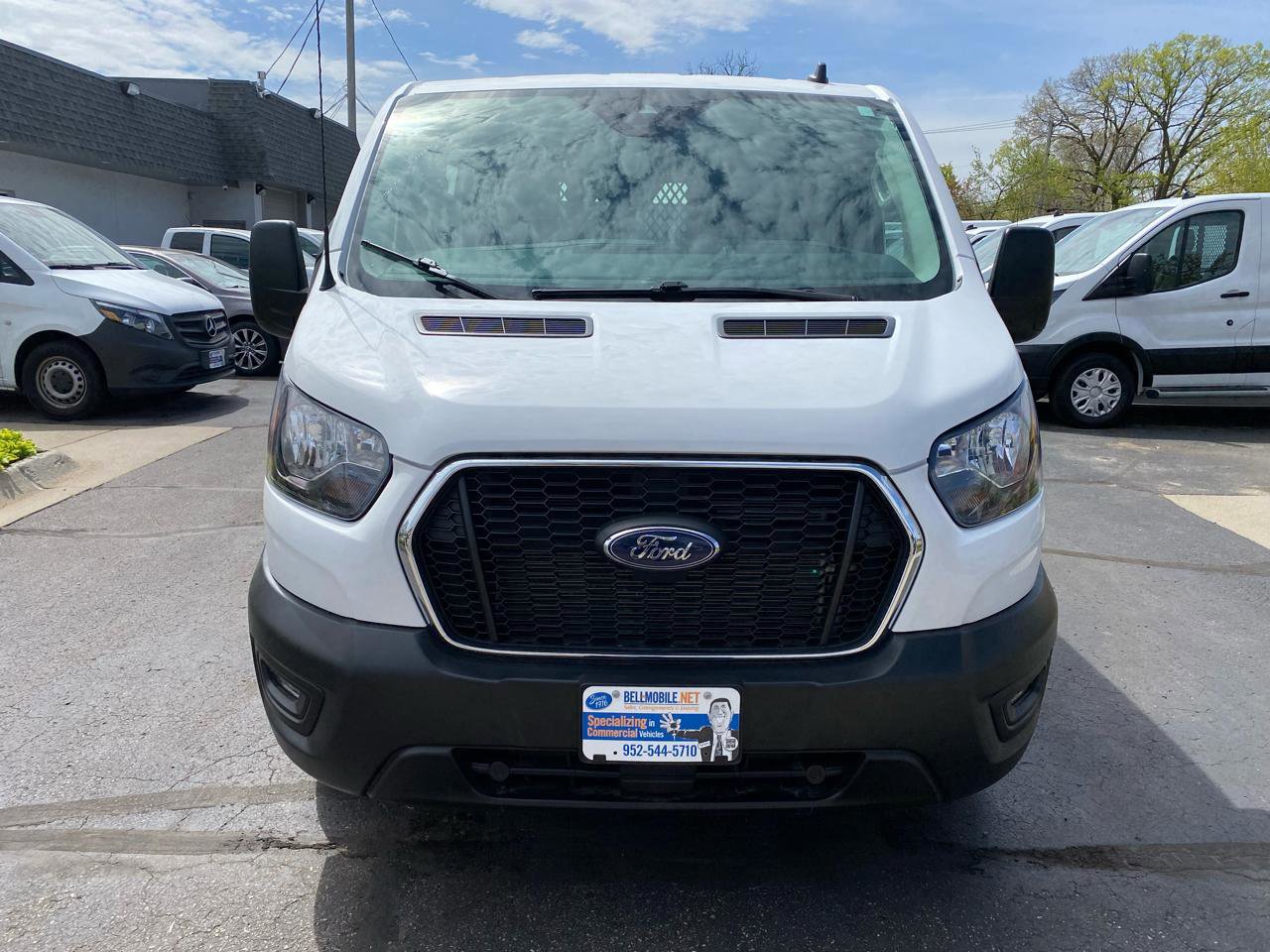 Used 2024 Ford Transit 250 Low Roof w/ Exterior Upgrade Package RWD image 2