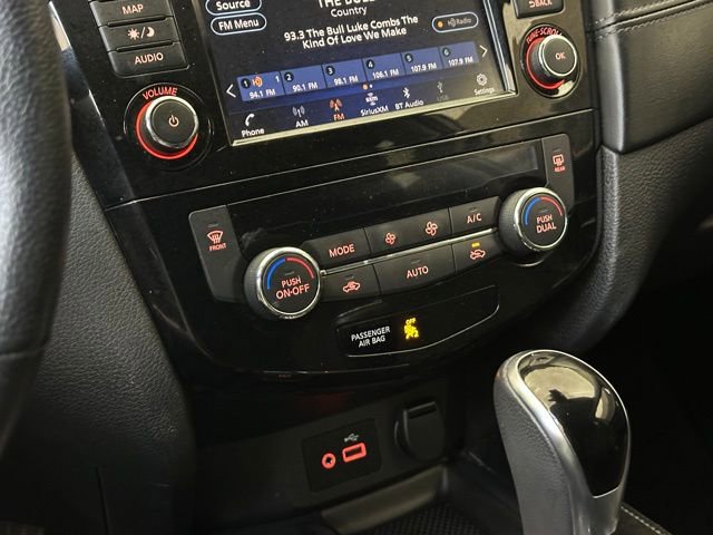 Used 2020 Nissan Rogue SL AWD/4WD image 28