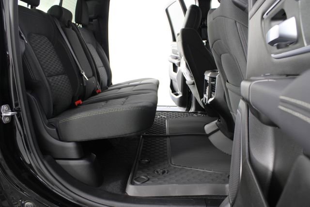 New 2026 RAM 1500 4x4 Crew Cab image 18
