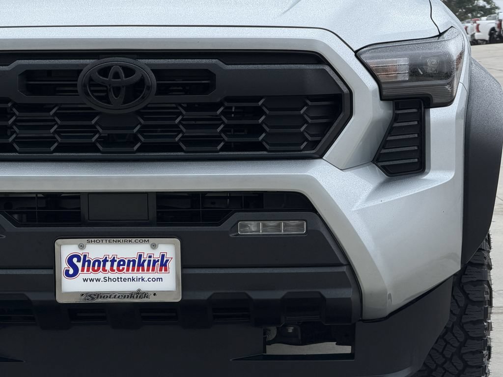 Used 2025 Toyota Tacoma TRD Sport AWD/4WD image 8