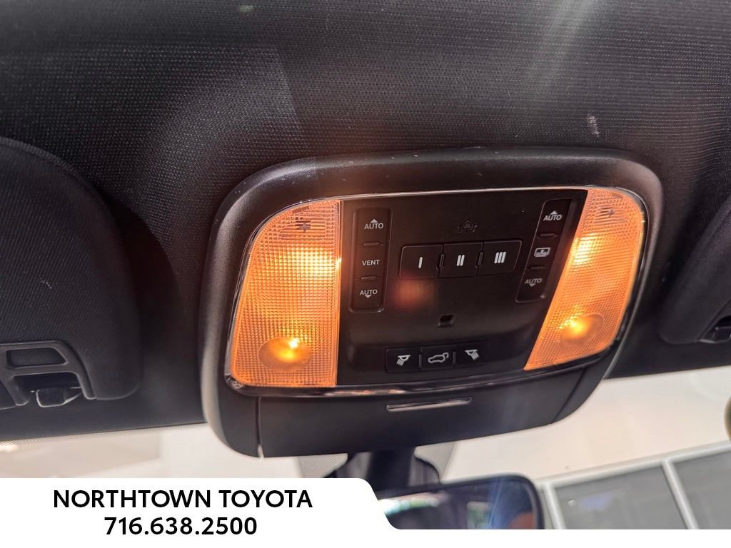 Used 2018 Jeep Grand Cherokee Limited w/ Luxury Group II AWD/4WD image 17