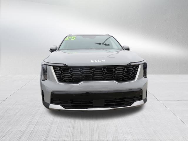 New 2025 Kia Sorento S image 2