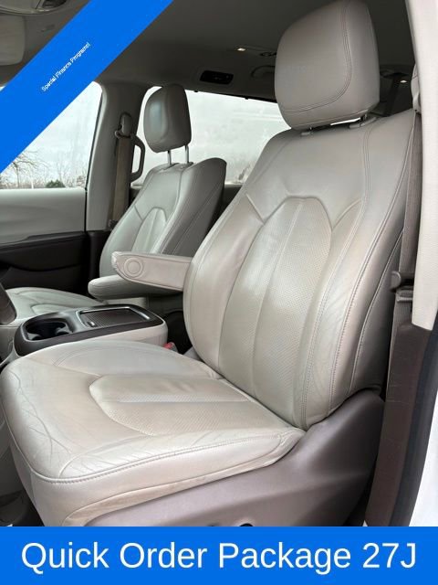 Used 2020 Chrysler Pacifica Touring-L Plus image 12