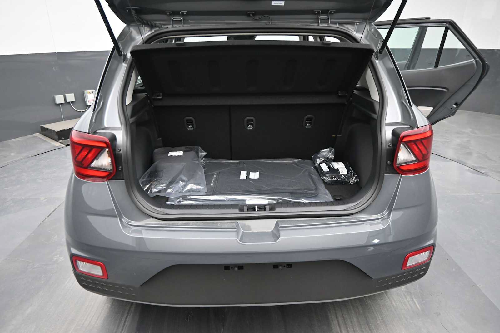 New 2026 Hyundai Venue SEL FWD image 13